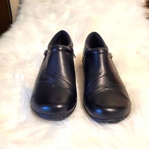 Never Worn! Women's Clarks Size 9.5